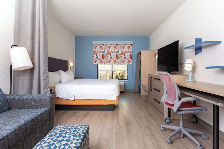 1 King Bed Studio Suite (7 of 13)