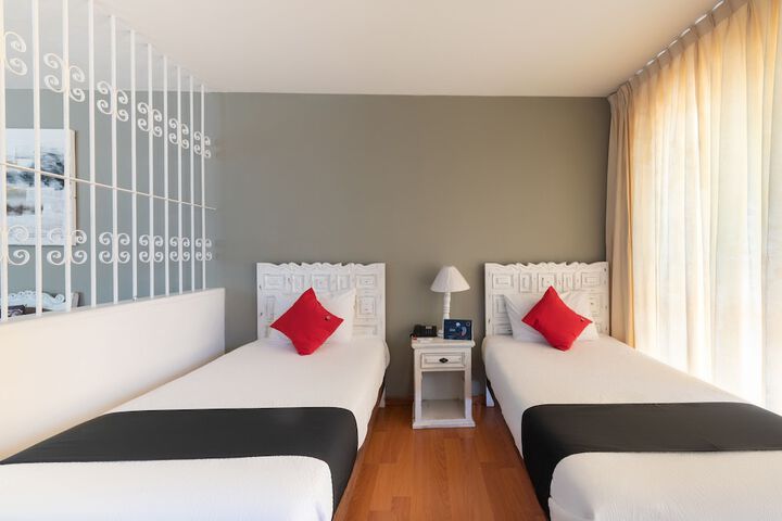 Room 6 of 39