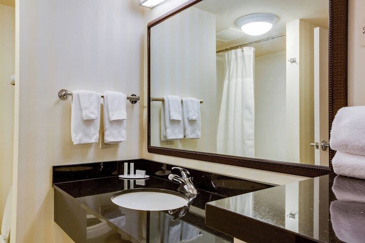 Room 25 of 44