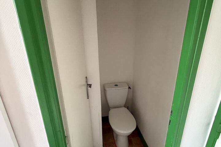 Room 33 of 42