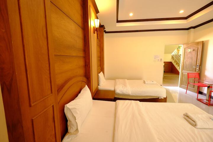 Room 6 of 47