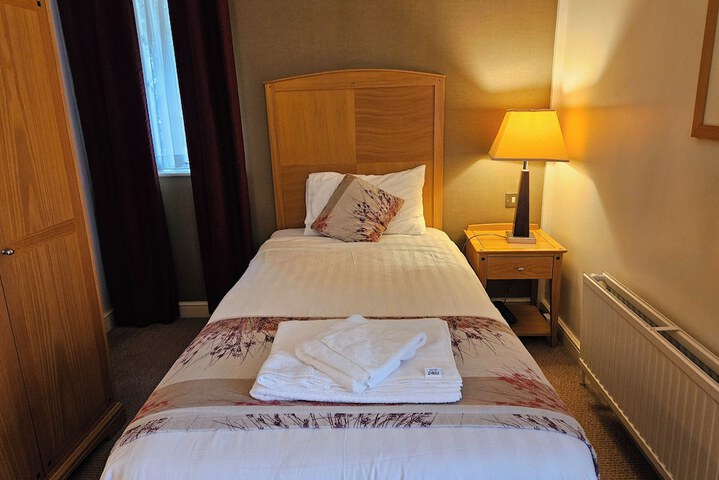 Room 4 of 29