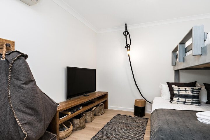 Room 2 of 21
