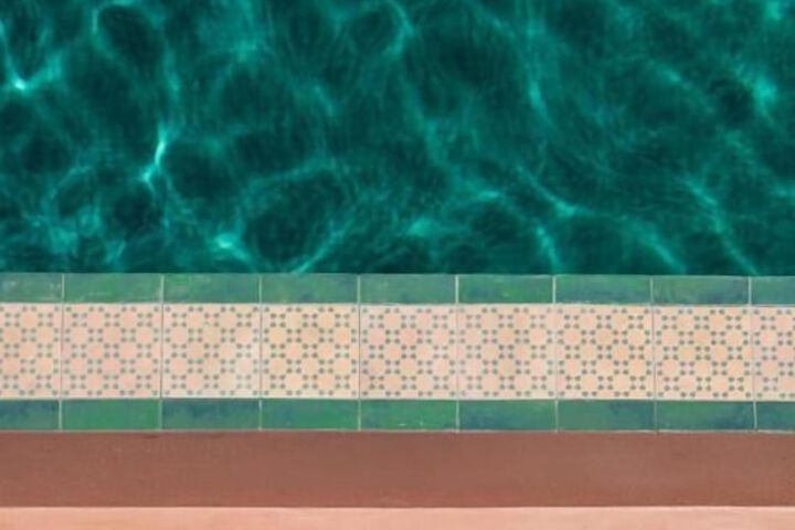Pool 250 of 282