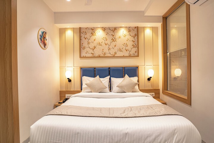 Room 13 of 53