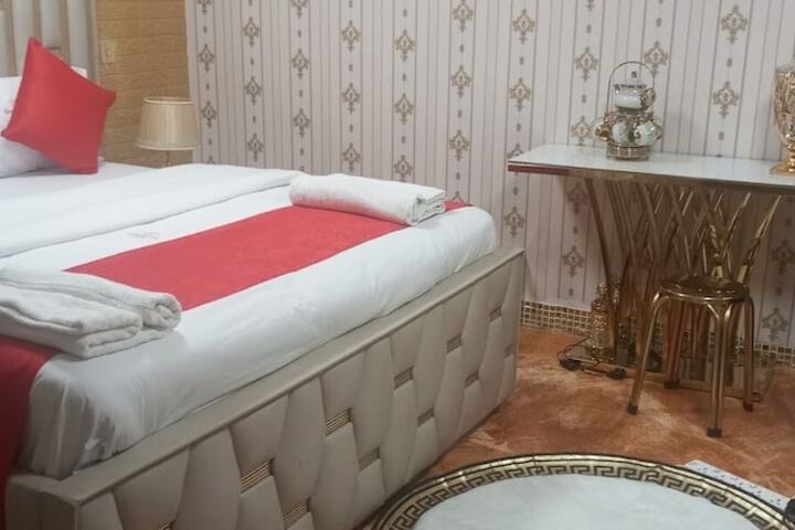 Room 6 of 50