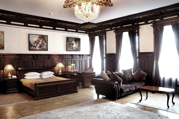 Room 16 of 95