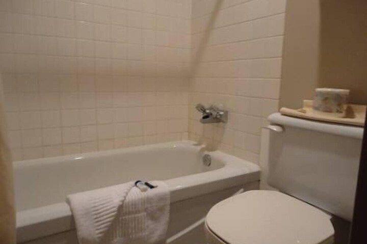 Room 8 of 39