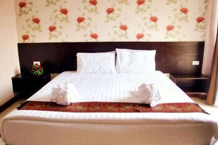 Room 30 of 128