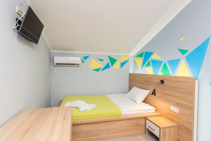 Room 15 of 26