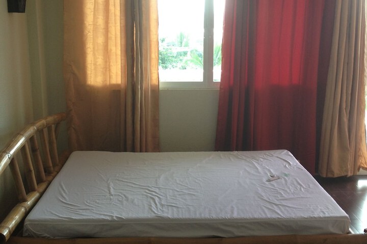 Room 4 of 70