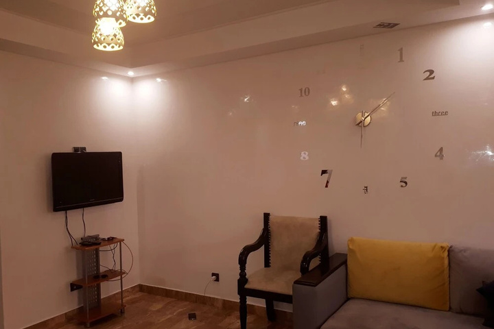 Room 9 of 14