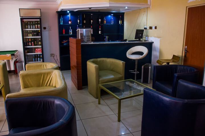 Lounge 39 of 44