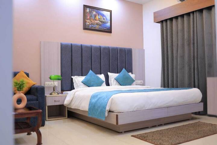 Room 6 of 22