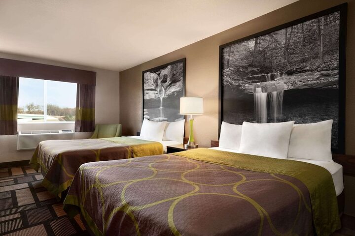 1 Queen Bed (9 of 9)