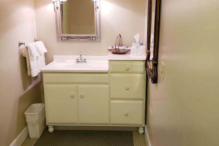 Room 131 of 206