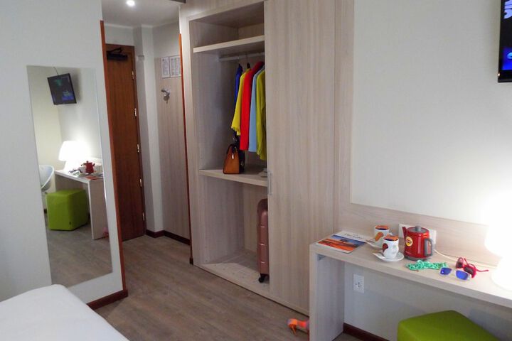 Room 8 of 44