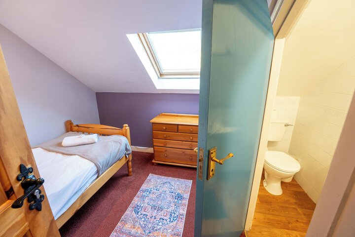 Room 22 of 64