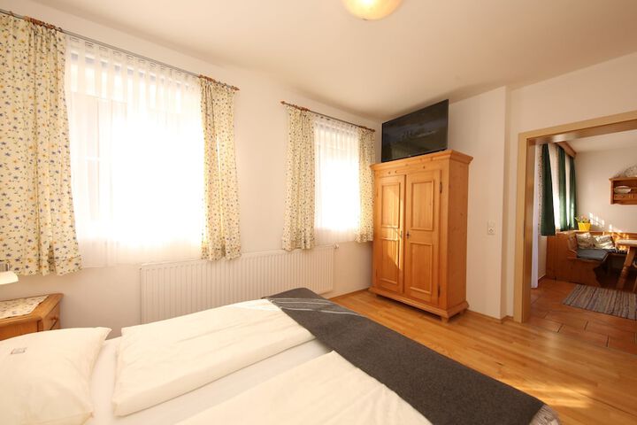 Room 16 of 64