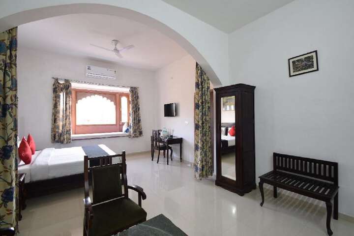 Room 17 of 90