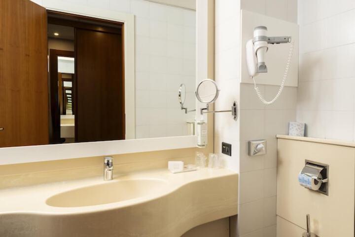 Clean Restrooms