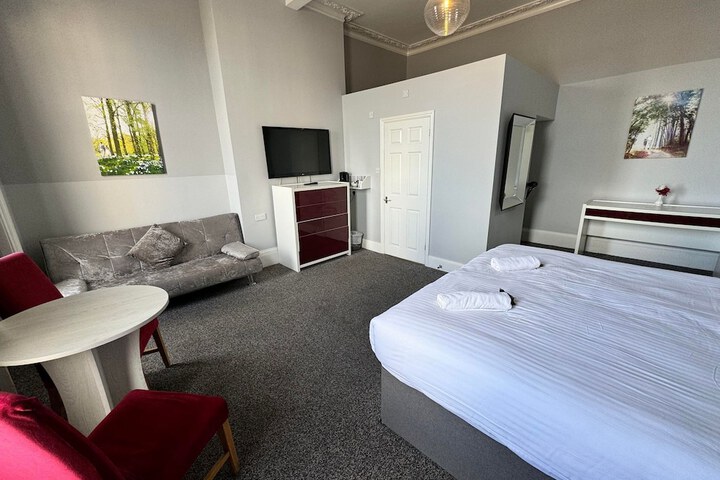 Room 7 of 125