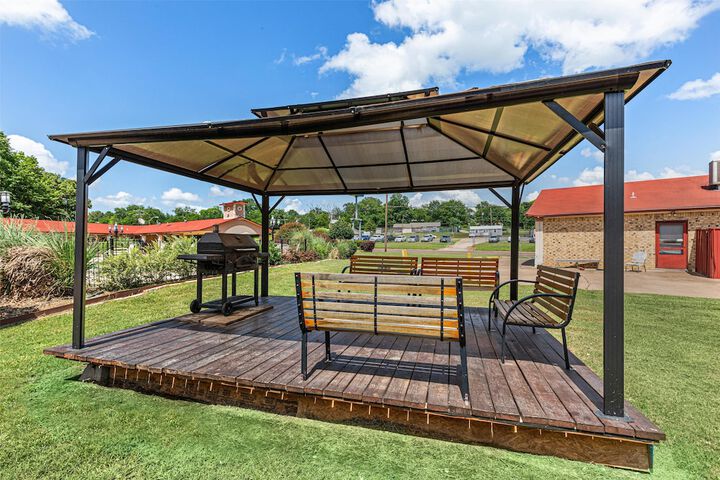 BBQ/picnic area