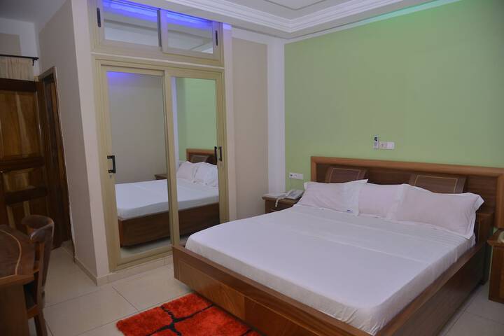 Room 4 of 31