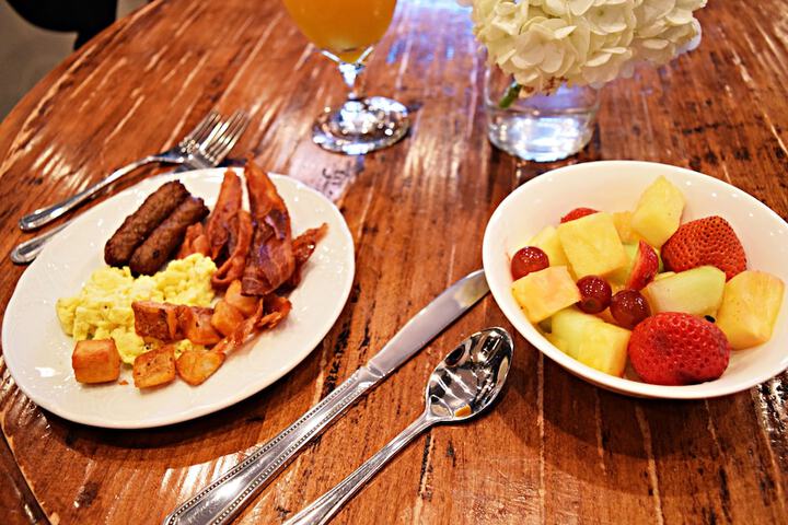 Breakfast/Coffee Service 203 of 227