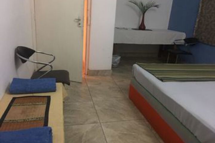Room 9 of 27