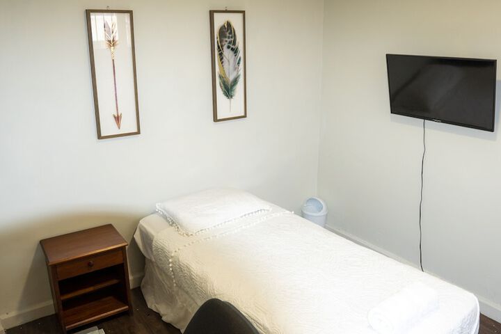 Room 2 of 73