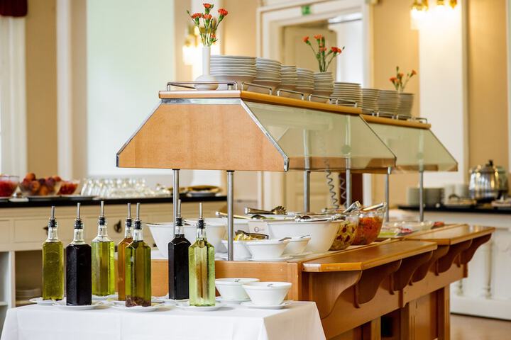 Dining 86 of 128