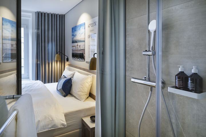 Room 43 of 49