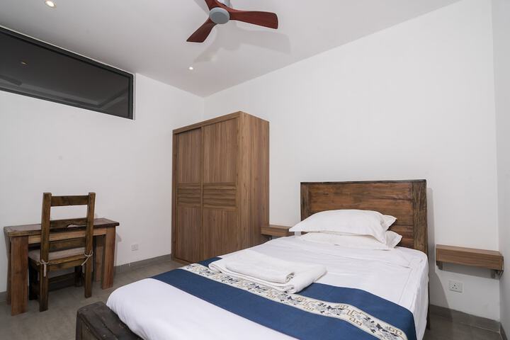 Room 8 of 46