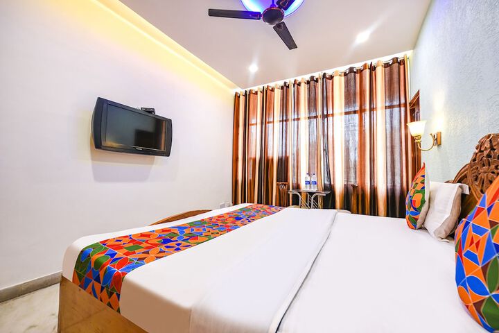 Room 3 of 15