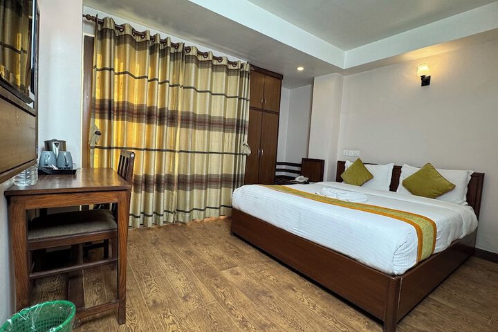 Room 8 of 50