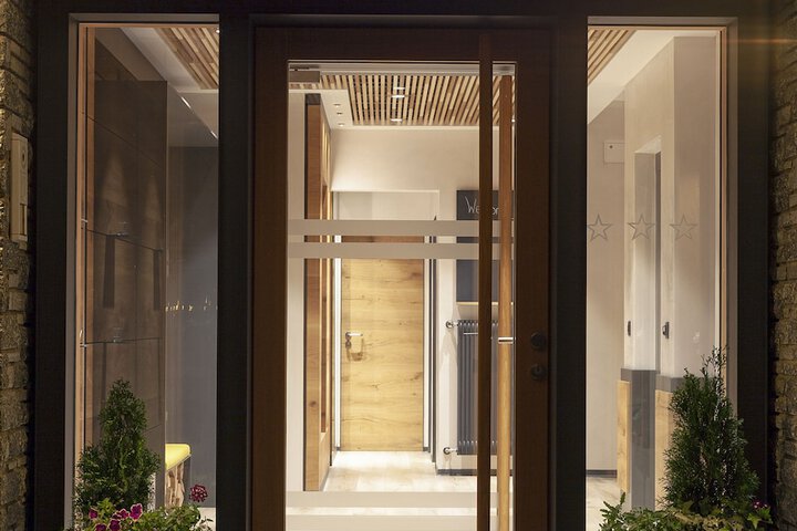 Hotel 76 of 79