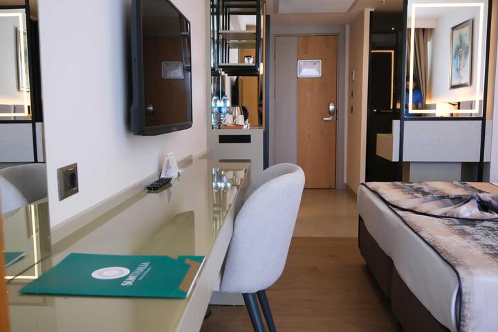 Room 104 of 125