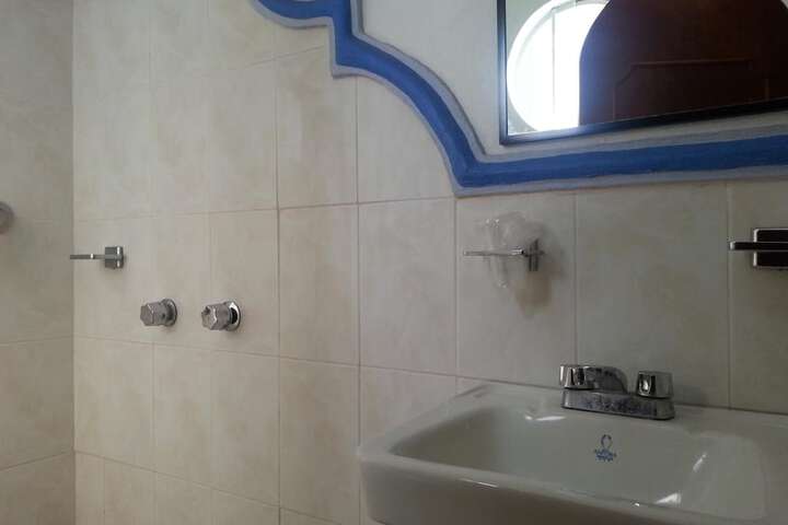 Room 42 of 60