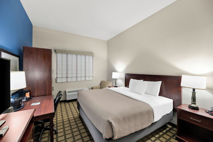 Room 10 of 38