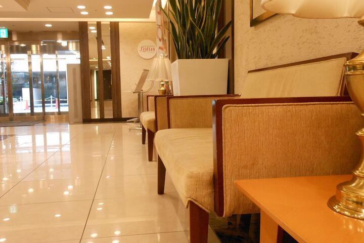 Entrance & Lobby