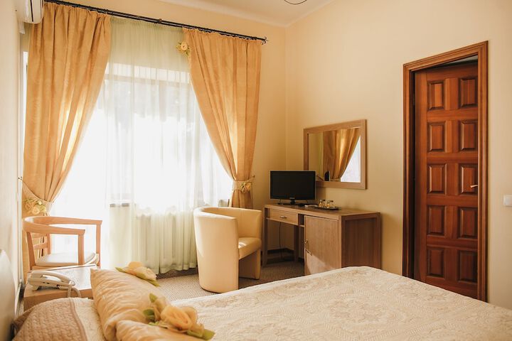 Room 6 of 89