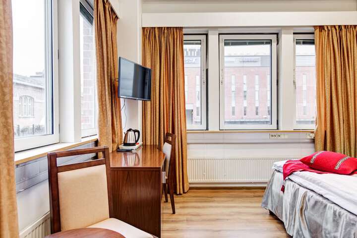 Room 5 of 36