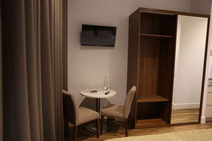 Room 25 of 81
