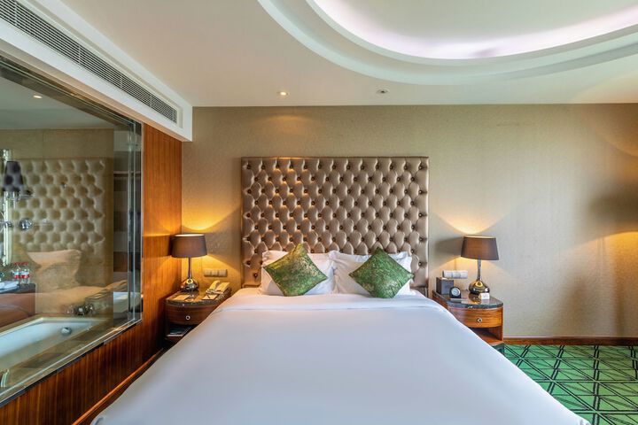 Room 26 of 118