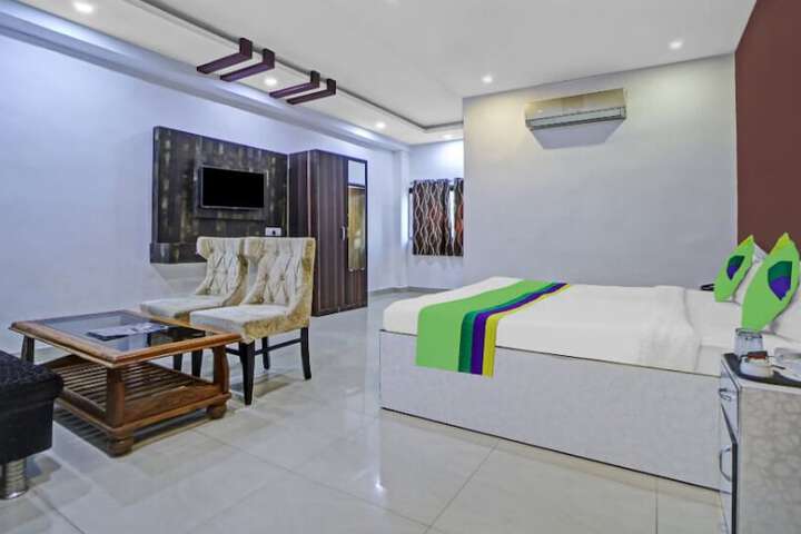 Room 7 of 40