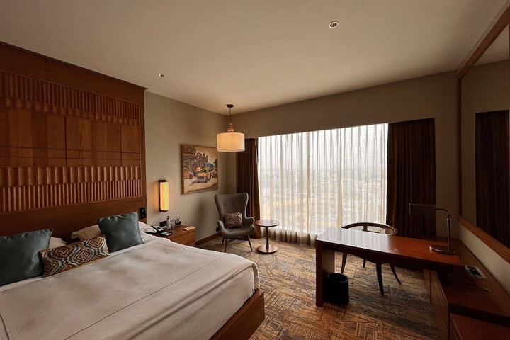 Room 9 of 30