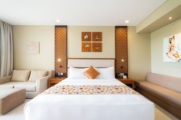 Room 4 of 65
