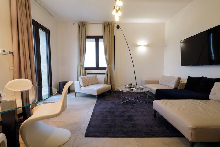 Room 17 of 36