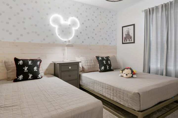 Room 3 of 42